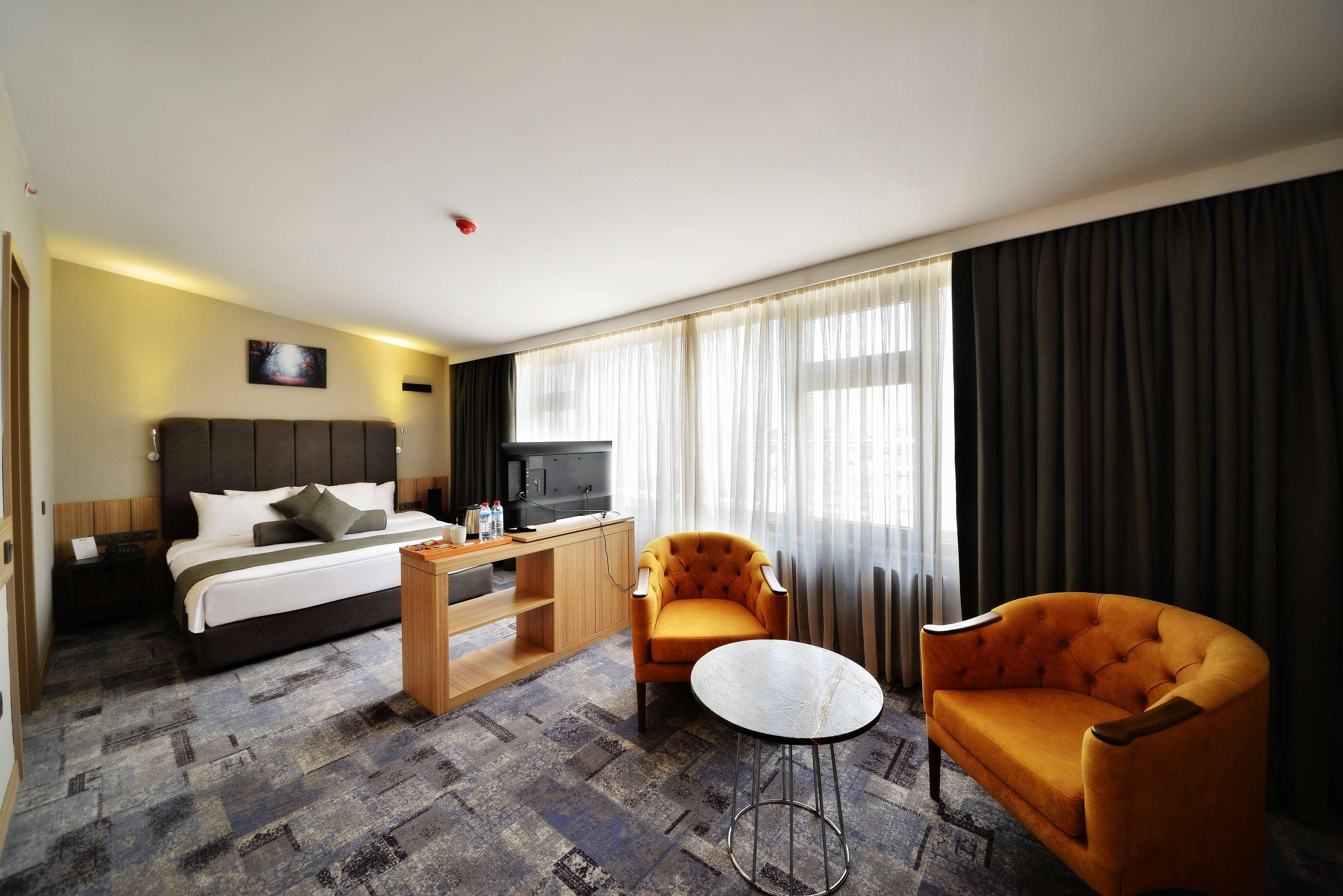Western Center Otel 4*